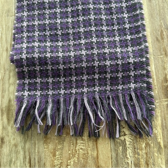 Made In Italy Lambswool Blend Scarf Purple Black  58” Length Scarf Fringes EUC - Picture 3 of 4